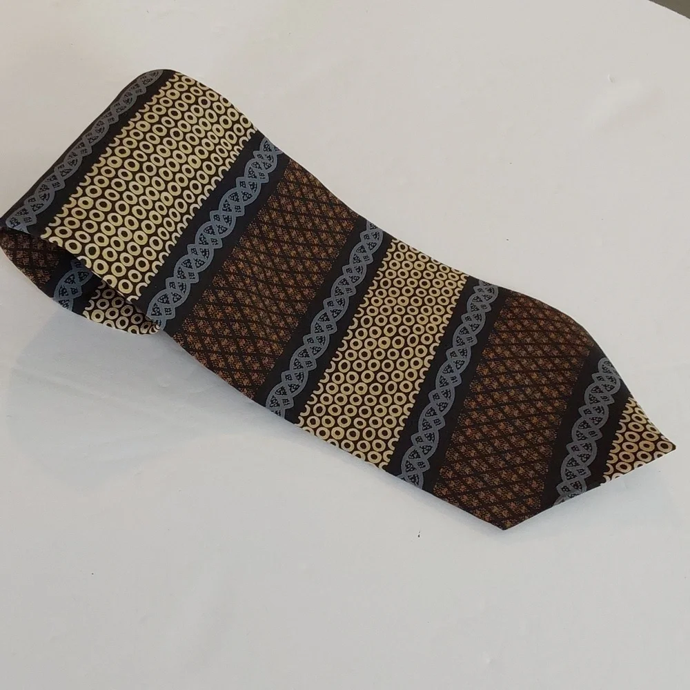 Gian Franco Ferretti stylish tie